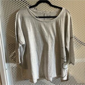 Calvin Klein Performance 3/4 Sleeve Top Size Large in light gray with brand NWT
